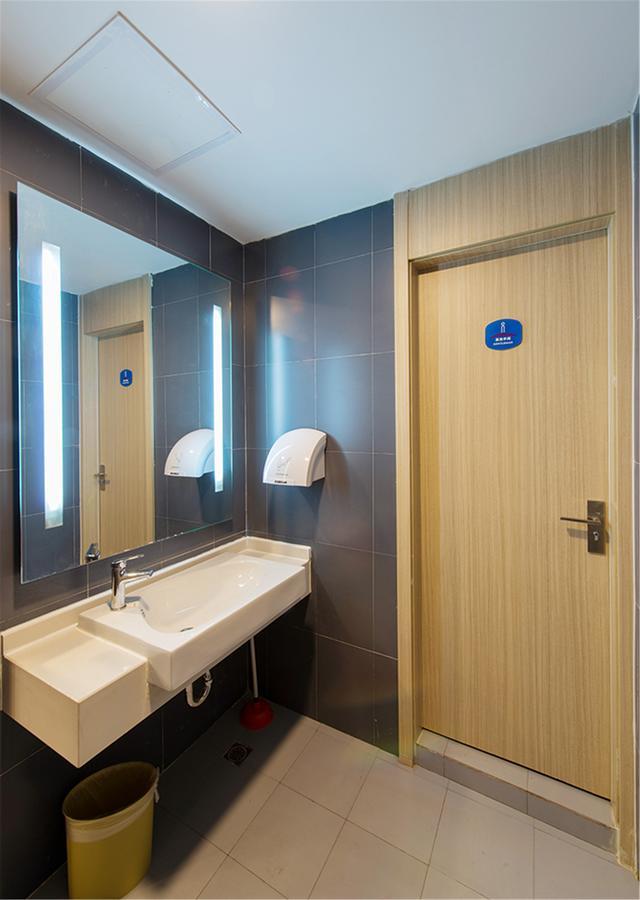Hanting Hotel Shanghai Pudong Airport Zhuqiao Buitenkant foto